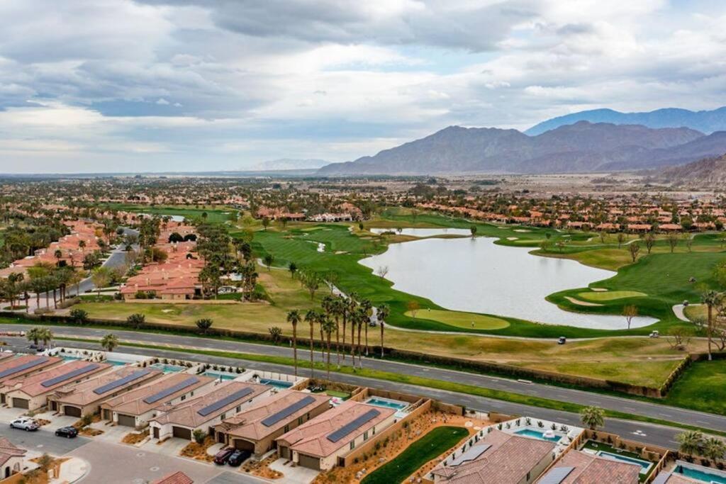 Near Coachella And Stagecoach Palm Springs , Pga Resort Villa ,Golf, Community Pool, Gym La Quinta Exterior photo